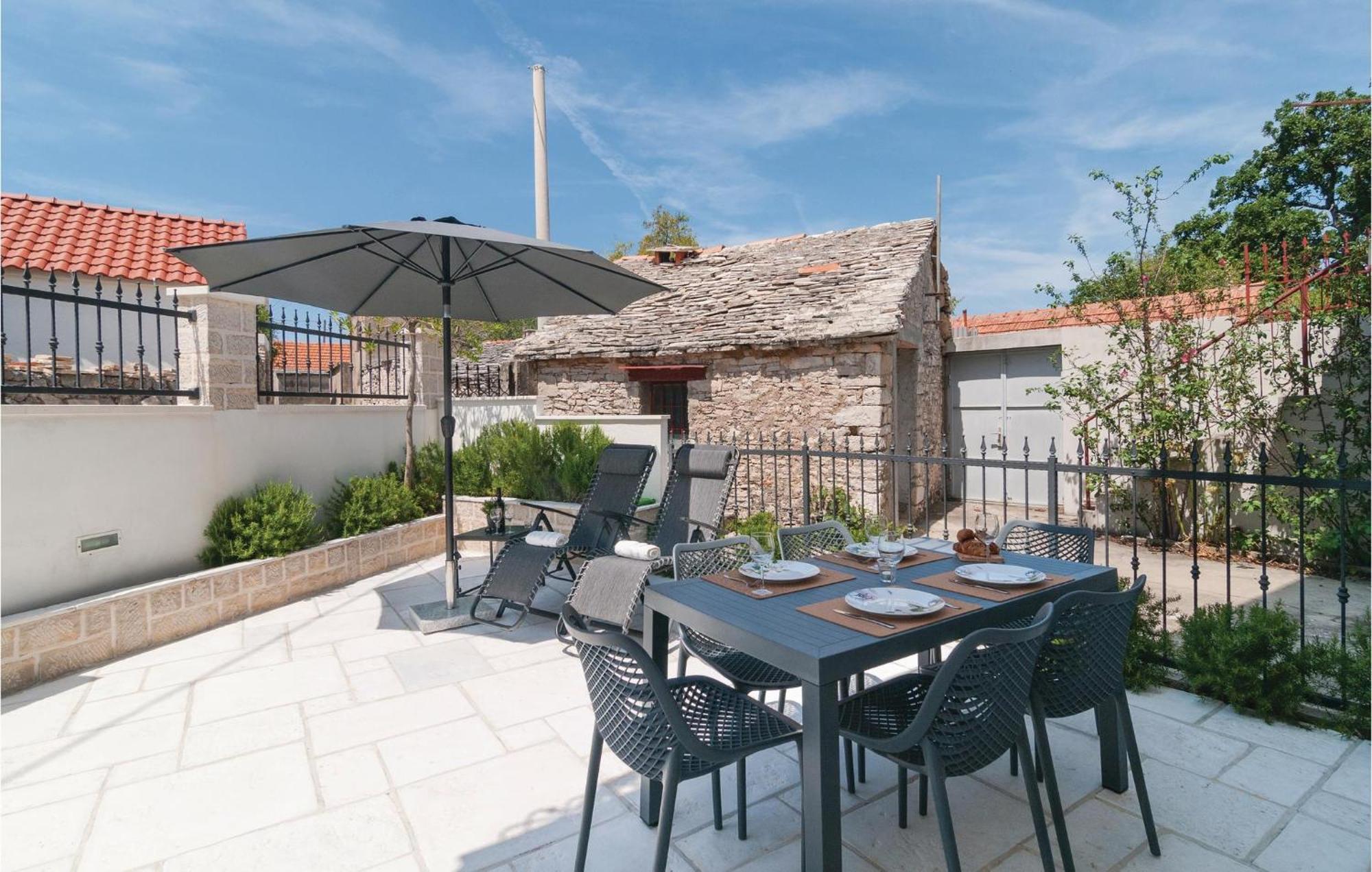 Stunning Home In Primosten With Kitchen Esterno foto
